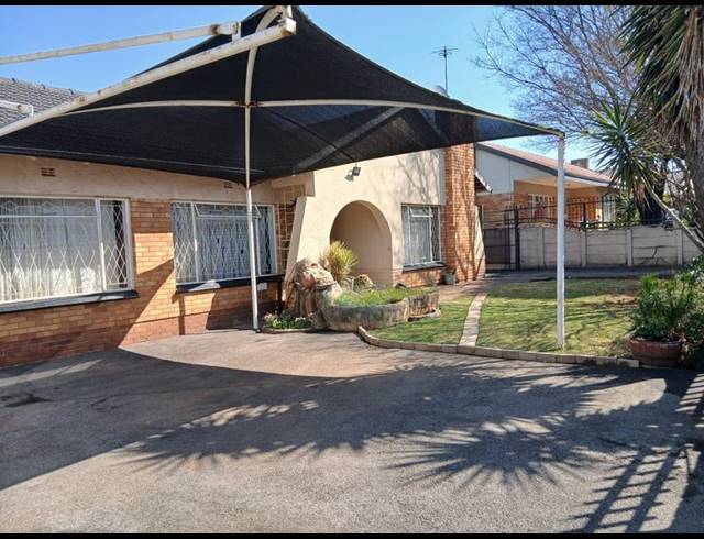 3 BEDROOM HOUSE FOR SALE IN RUSTIVIA